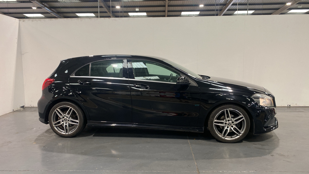 Mercedes-Benz A Class A160 Amg Line Black #2