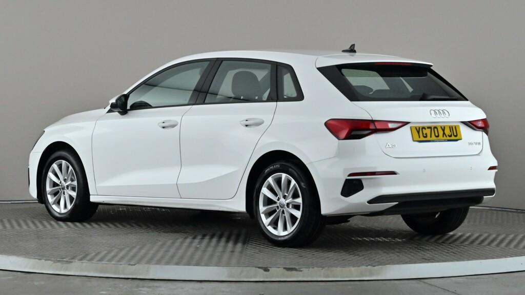 Audi A3 35 Tfsi Technik YG70XJU White #4