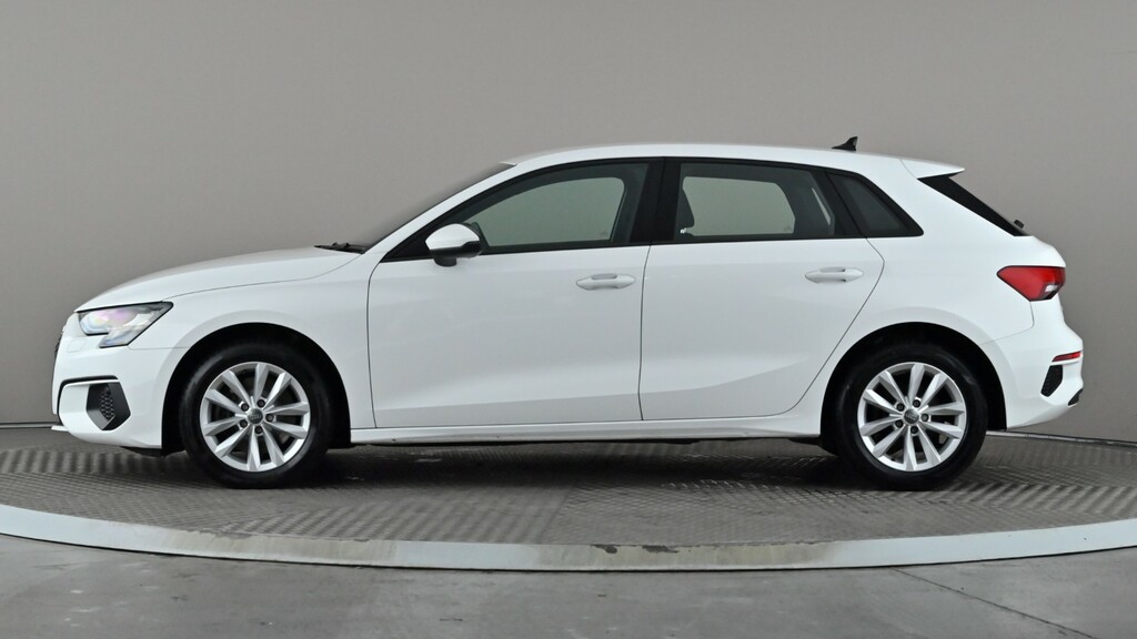 Audi A3 35 Tfsi Technik YG70XJU White #3