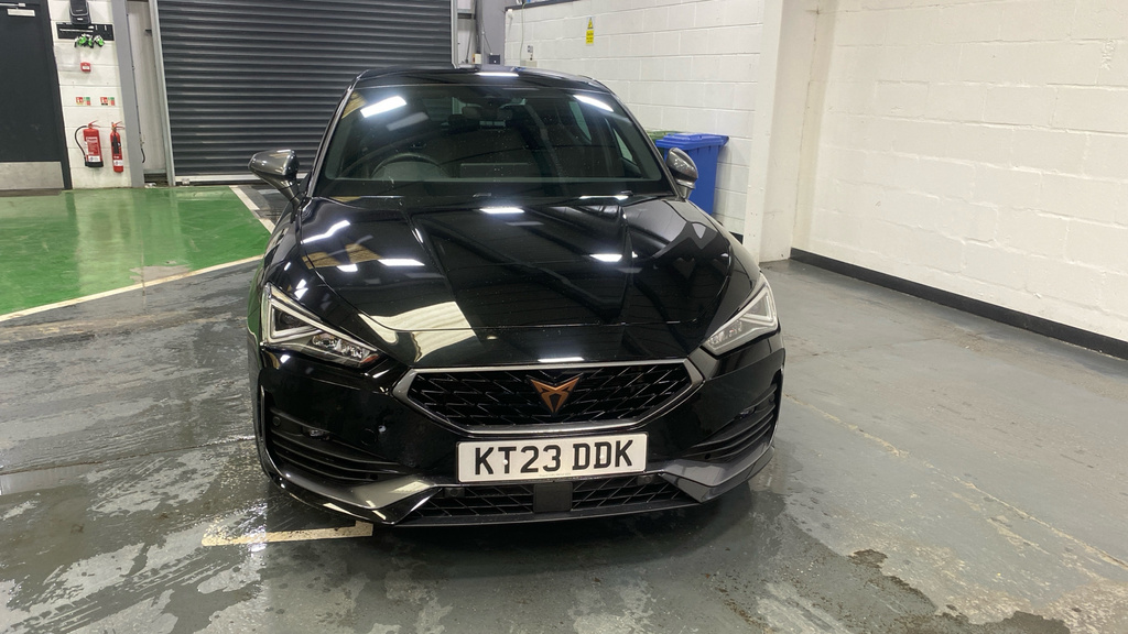 Cupra Leon 2.0 Tsi 300 Vz2 Dsg KT23DDK Black #3