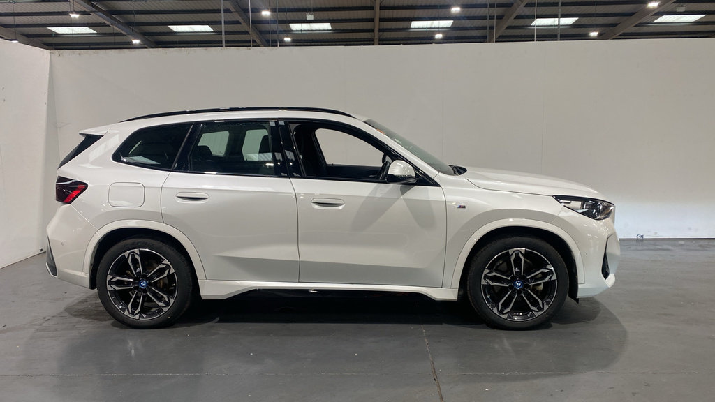 BMW iX1 230Kw Xdrive30 M Sport 65Kwh 22Kwch White #2