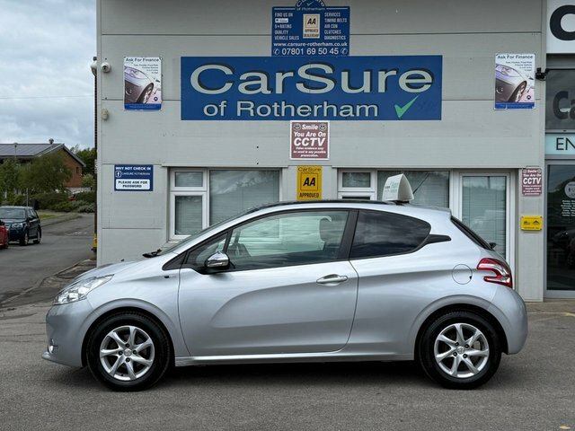 Peugeot 208 1.2 Vti Puretech Style Hatchback Silver #2