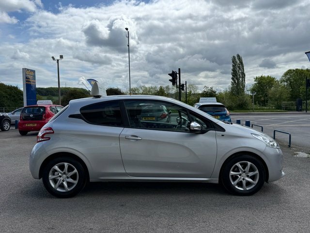 Peugeot 208 1.2 Vti Puretech Style Hatchback Silver #6