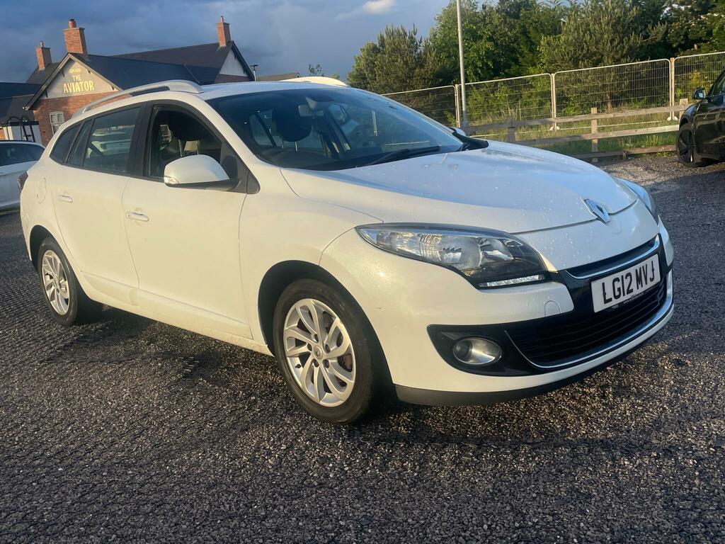 Renault Megane 1.6 16V Dynamique Tomtom Sport Tourer Euro 5 White