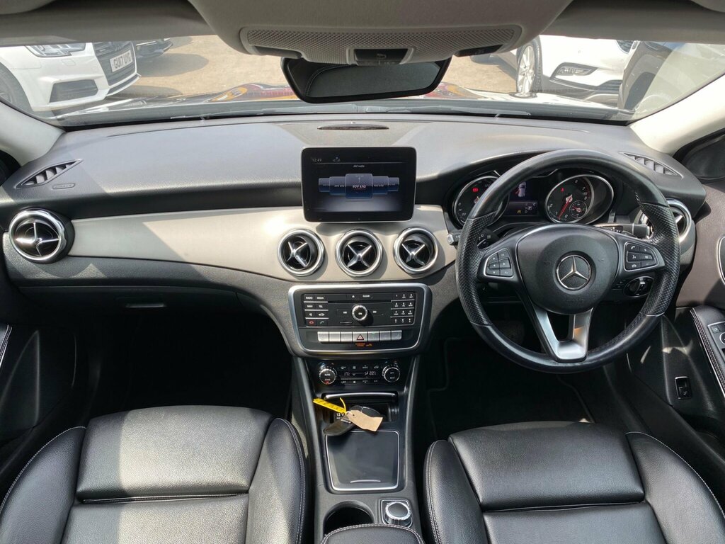 Mercedes-Benz GLA Class 1.6 Gla200 Sport Executive 7G-dct Euro 6 Ss 5 HK18KLA Grey #2