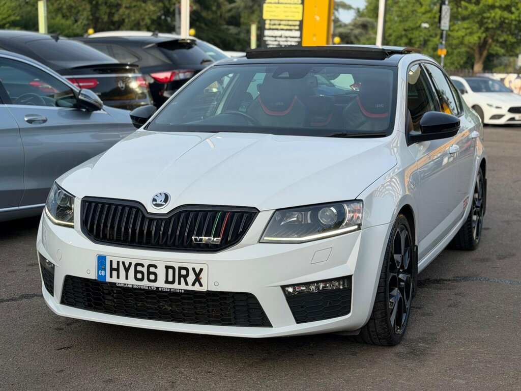 Skoda Octavia 2.0 Tsi Vrs Hatchback Dsg Euro 6 Ss White #4