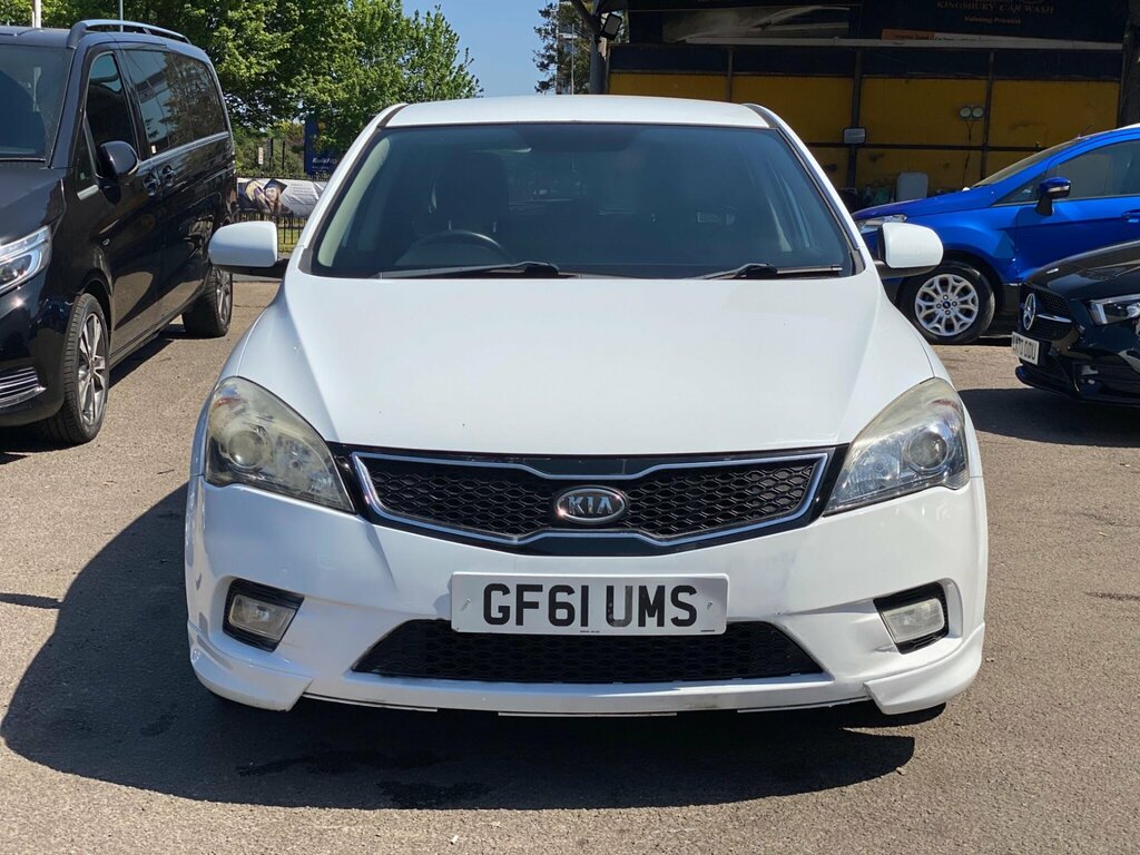 Kia Ceed 1.6 Crdi 3 Euro 5 White #3