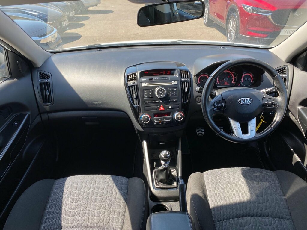 Kia Ceed 1.6 Crdi 3 Euro 5 White #2