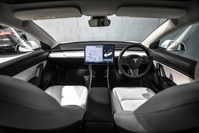 Tesla Model 3 Motor Performance Saloon YH70HLK White #2