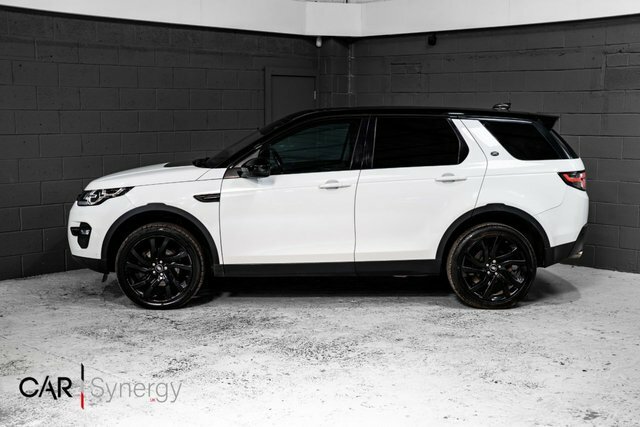 Land Rover Discovery Sport Td4 Hse Black Suv White #4