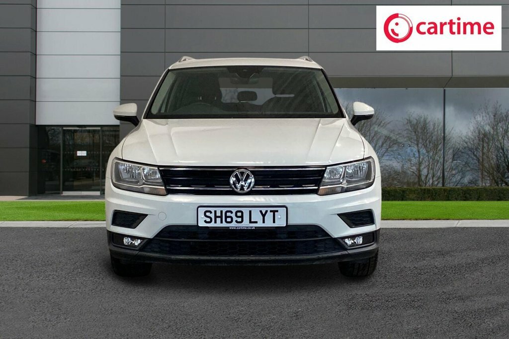 Volkswagen Tiguan 2L Match SH69LYT White #4