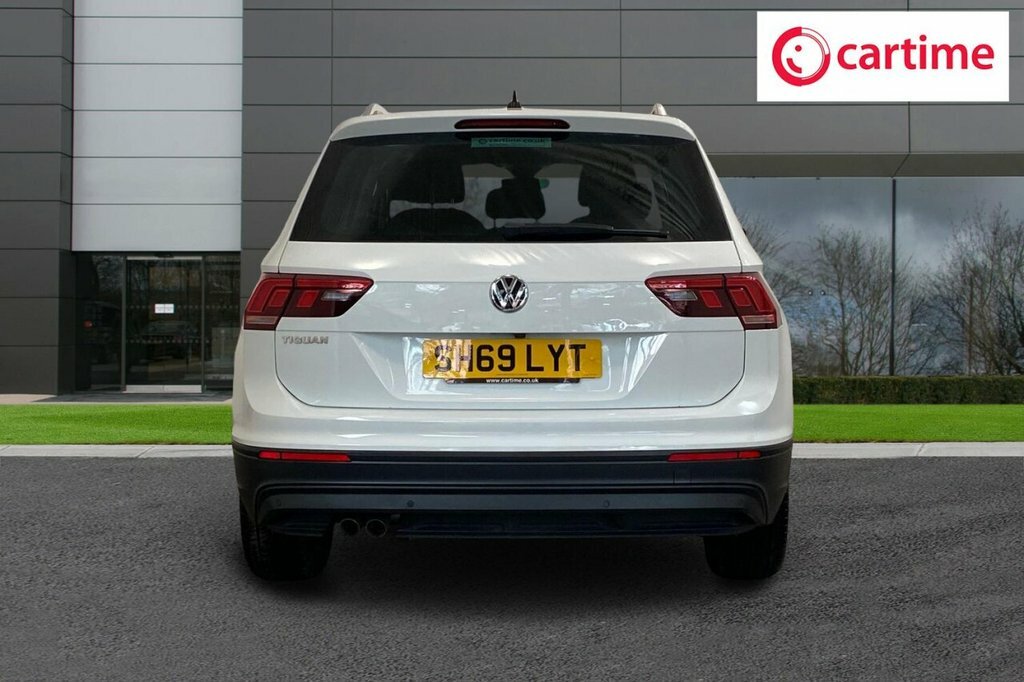 Volkswagen Tiguan 2L Match SH69LYT White #5