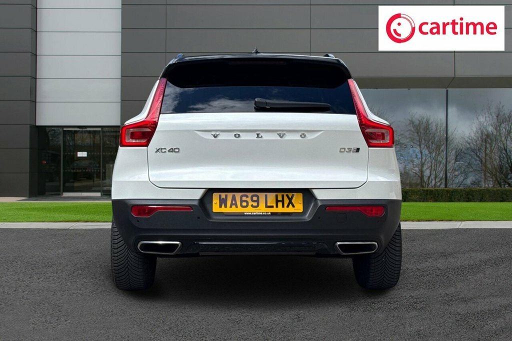 Volvo XC40 2L R-design WA69LHX White #5