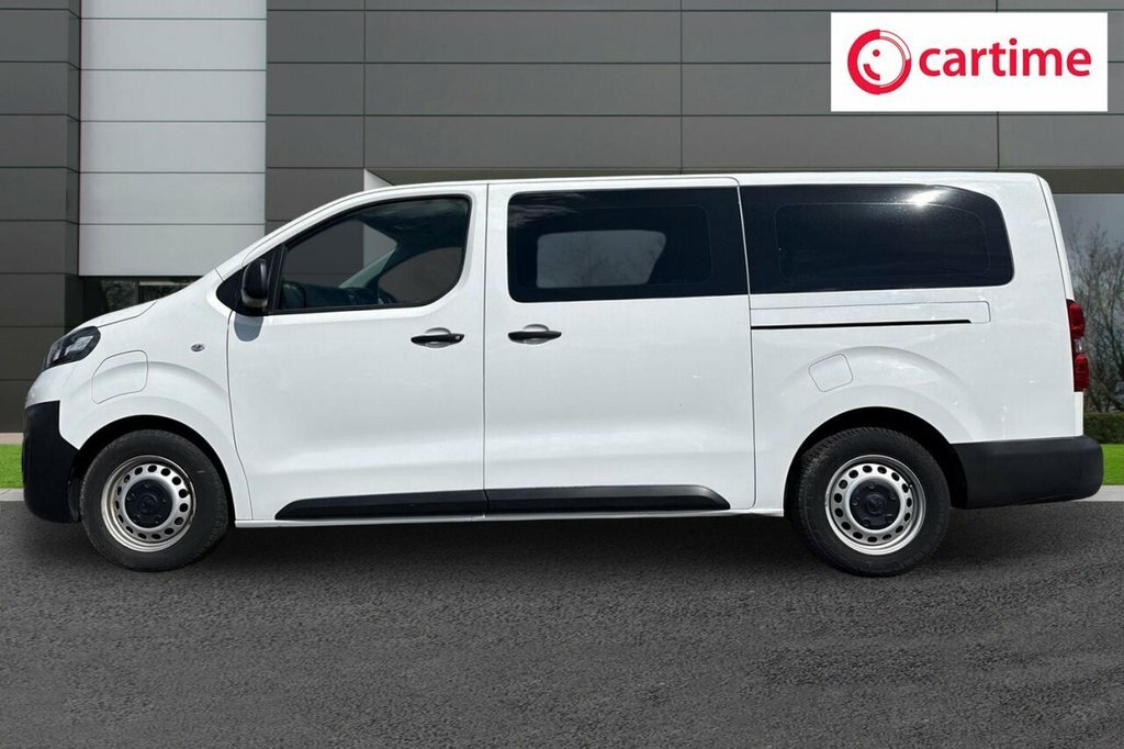 Vauxhall Vivaro Mpv CK71XLT White #3