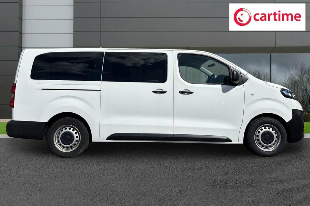 Vauxhall Vivaro Mpv CK71XLT White #2