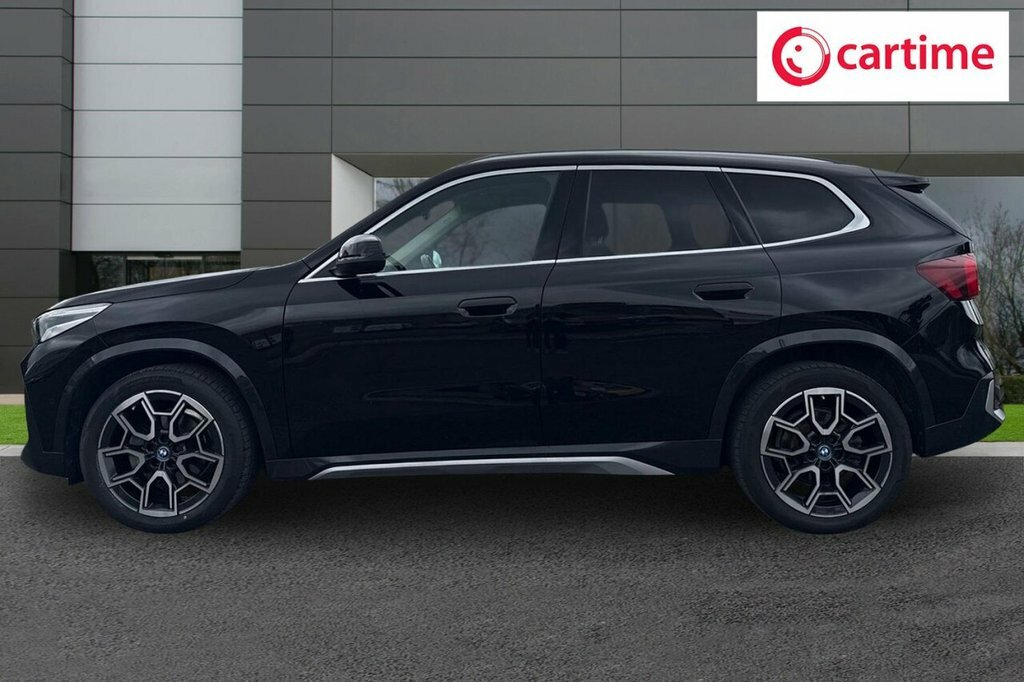 BMW iX1 Suv YA74NYP Black #3