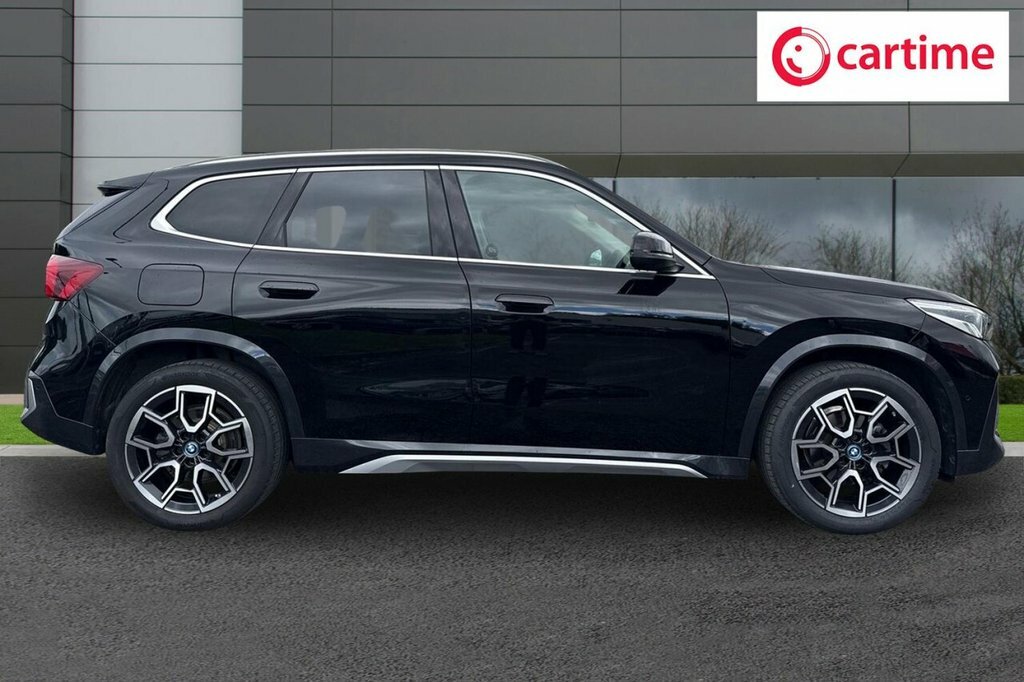 BMW iX1 Suv YA74NYP Black #2