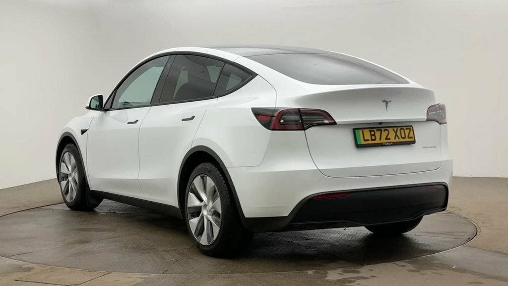 Tesla Model Y Suv LB72XOZ White #2