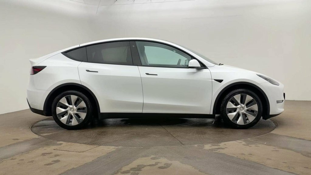 Tesla Model Y Suv LB72XOZ White #3