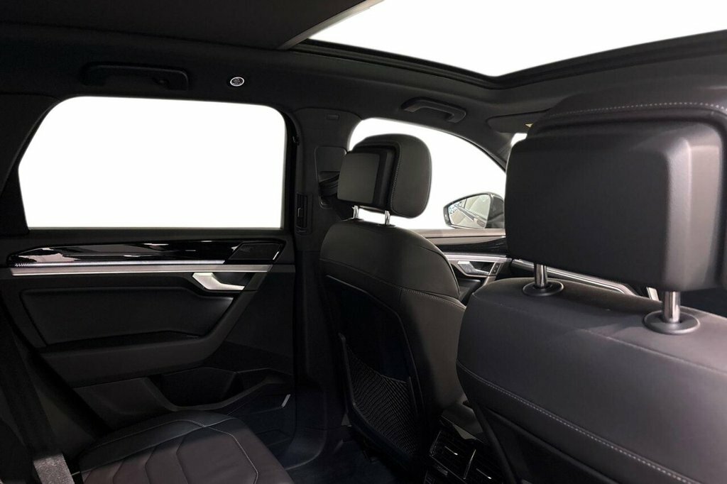 Volkswagen Touareg 3L Black Edition Black #5