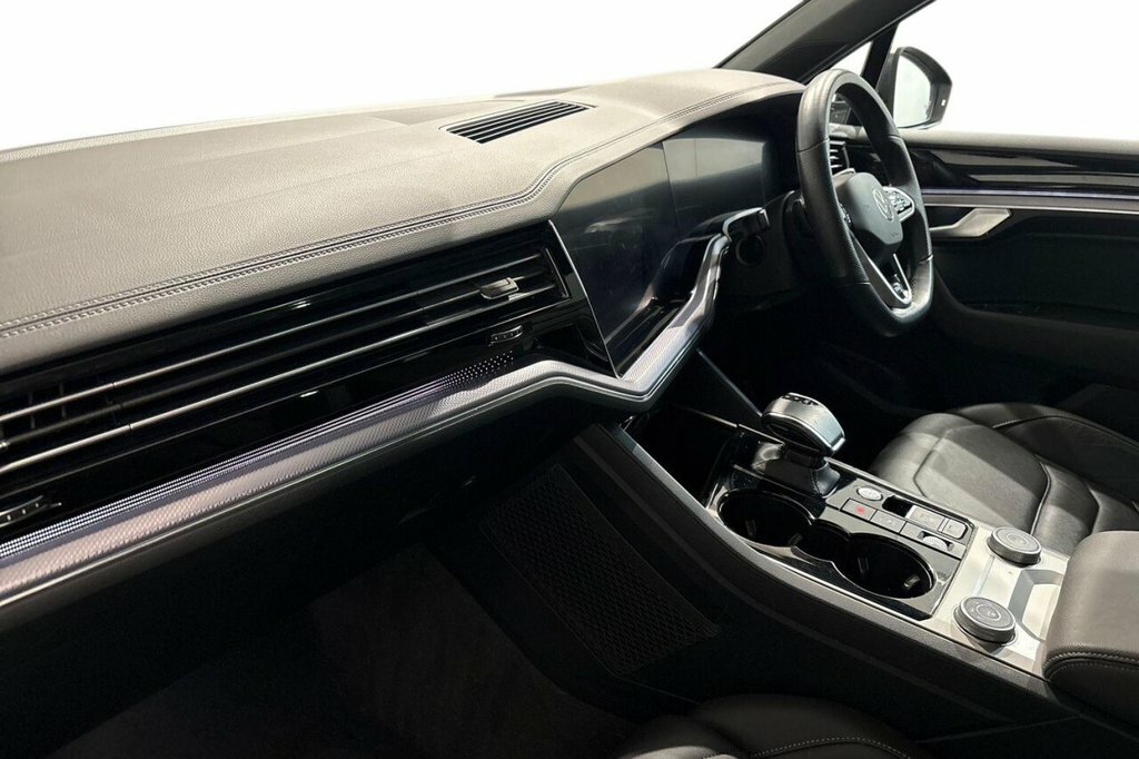 Volkswagen Touareg 3L Black Edition Black #6