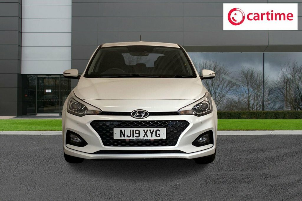 Hyundai I20 1L Premium Nav NJ19XYG White #4