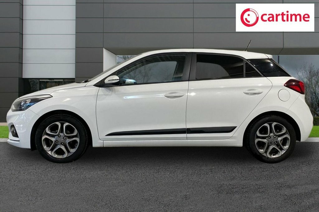 Hyundai I20 1L Premium Nav NJ19XYG White #3