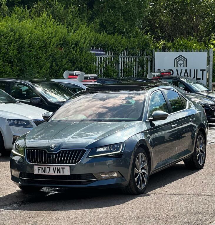 Skoda Superb Hatchback 2.0 Tdi Laurin Klement Dsg 6Spd E FN17VNT Grey #4