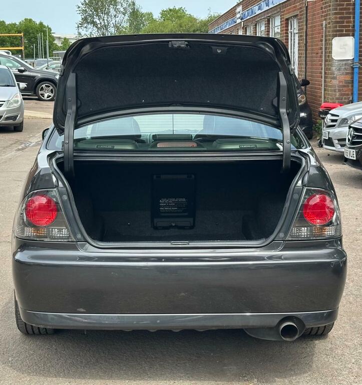 Lexus IS 2.0 200 Se Silver #11