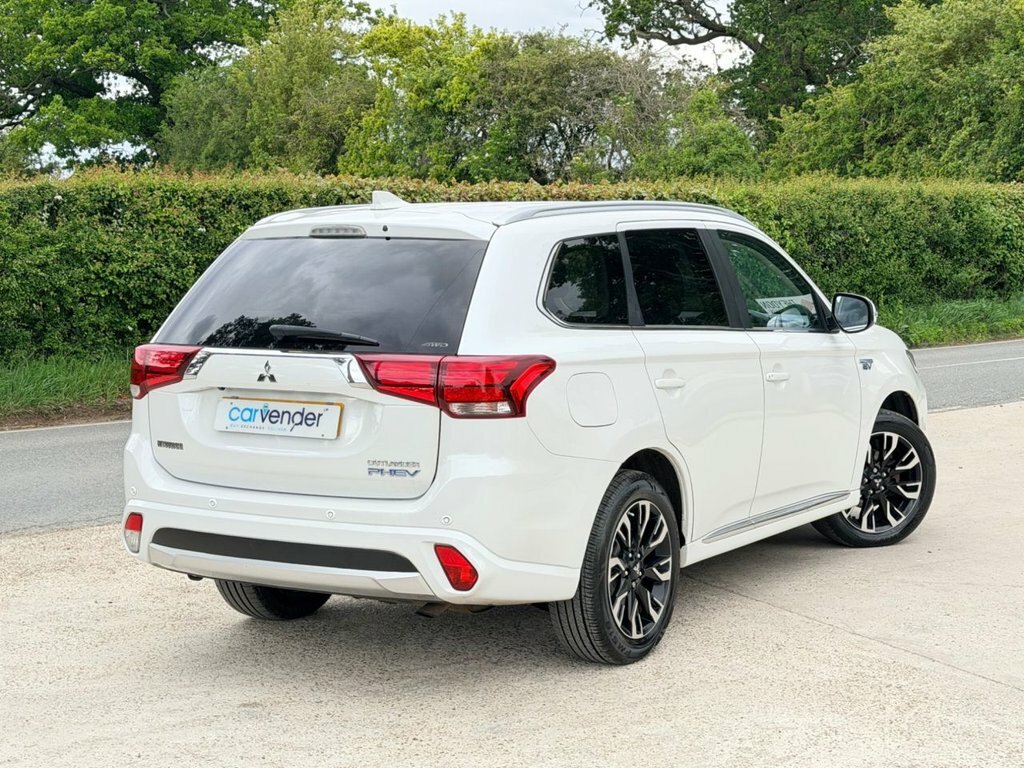 Mitsubishi Outlander 2L Gx4hs WP17RXV White #4