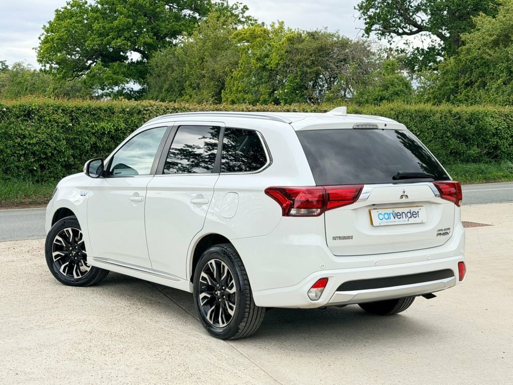 Mitsubishi Outlander 2L Gx4hs WP17RXV White #5