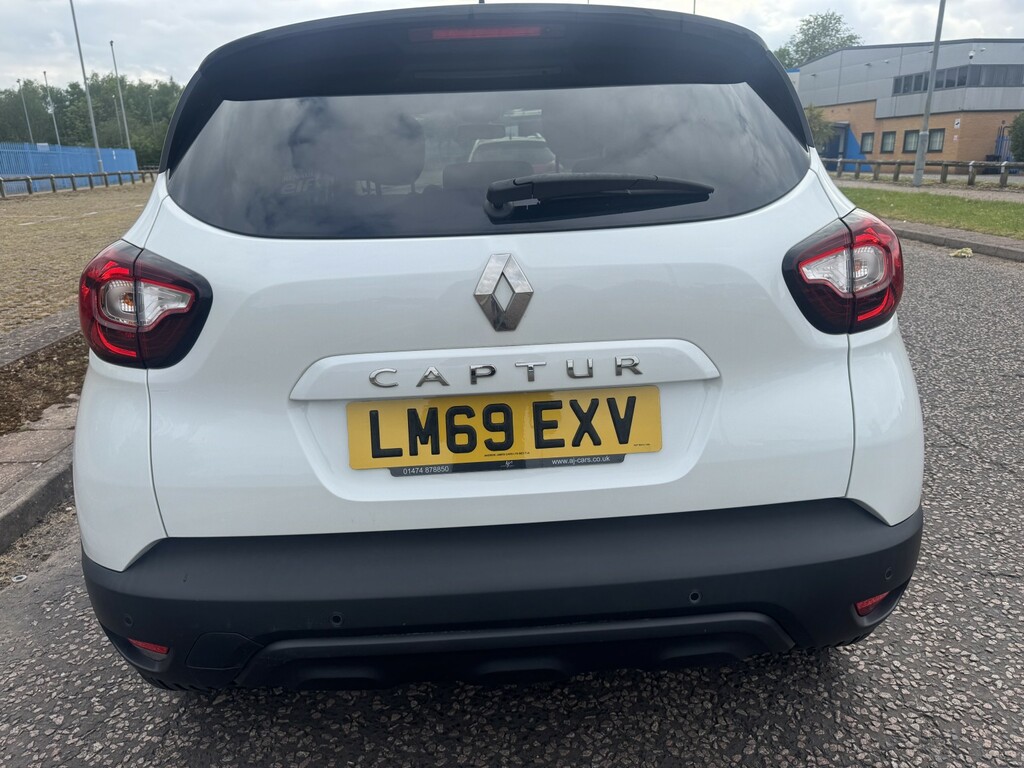 Renault Captur 0.9 Iconic Tce 90 My18 2019 LM69EXV White #5