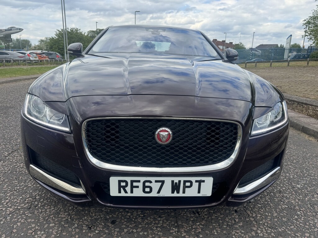 Jaguar XF 2.0 D Prestige 2017 Red