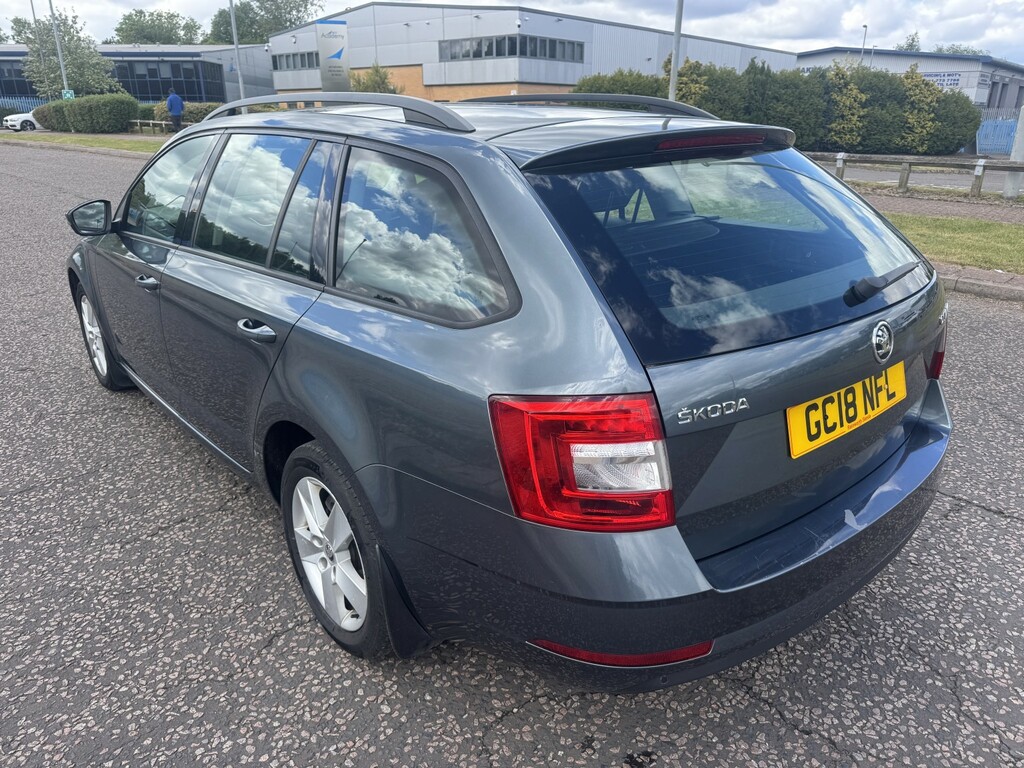Skoda Octavia 1.6 Tdi Se 2018 GC18NFL Grey #4