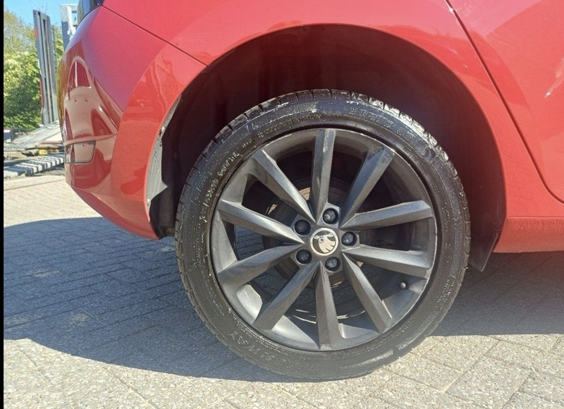 Skoda Fabia Colour Edition Mpi PG68OJL Red #6