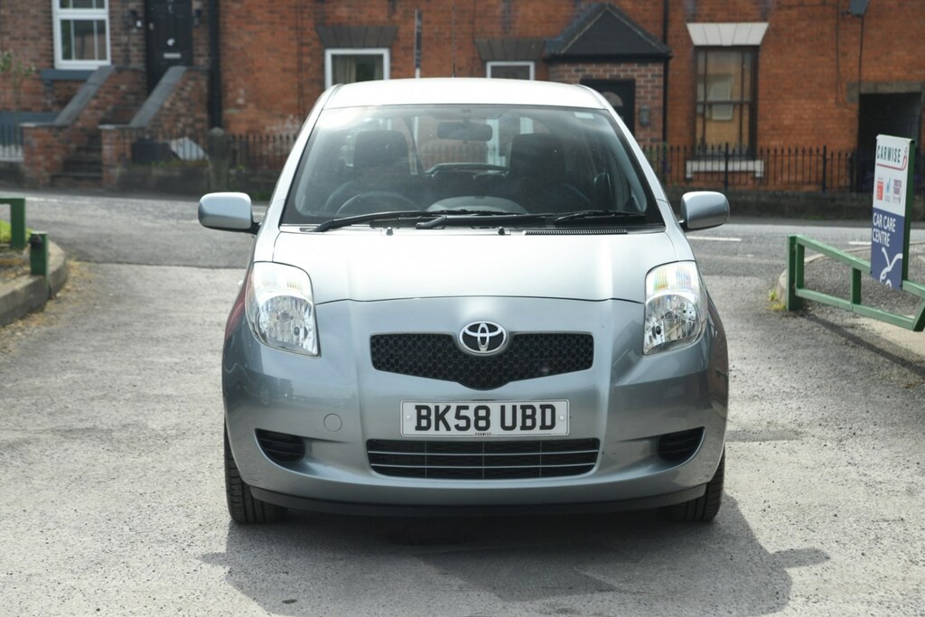 Toyota Yaris 1.3 Vvt-i Tr Silver #2
