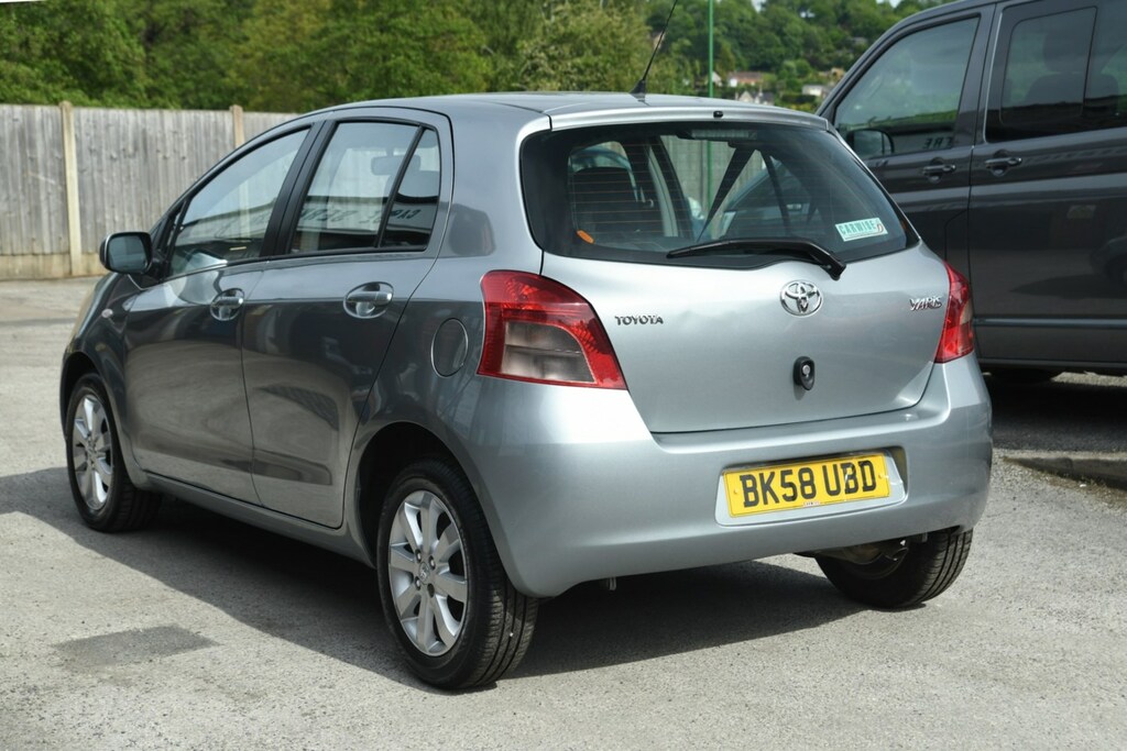 Toyota Yaris 1.3 Vvt-i Tr Silver #4