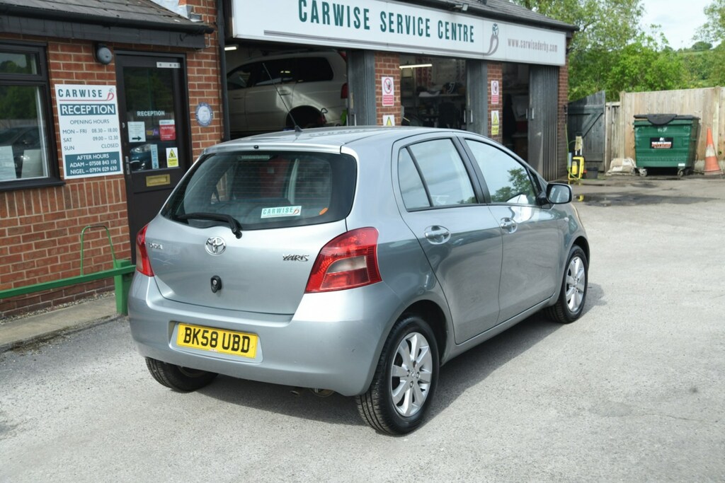 Toyota Yaris 1.3 Vvt-i Tr Silver #6