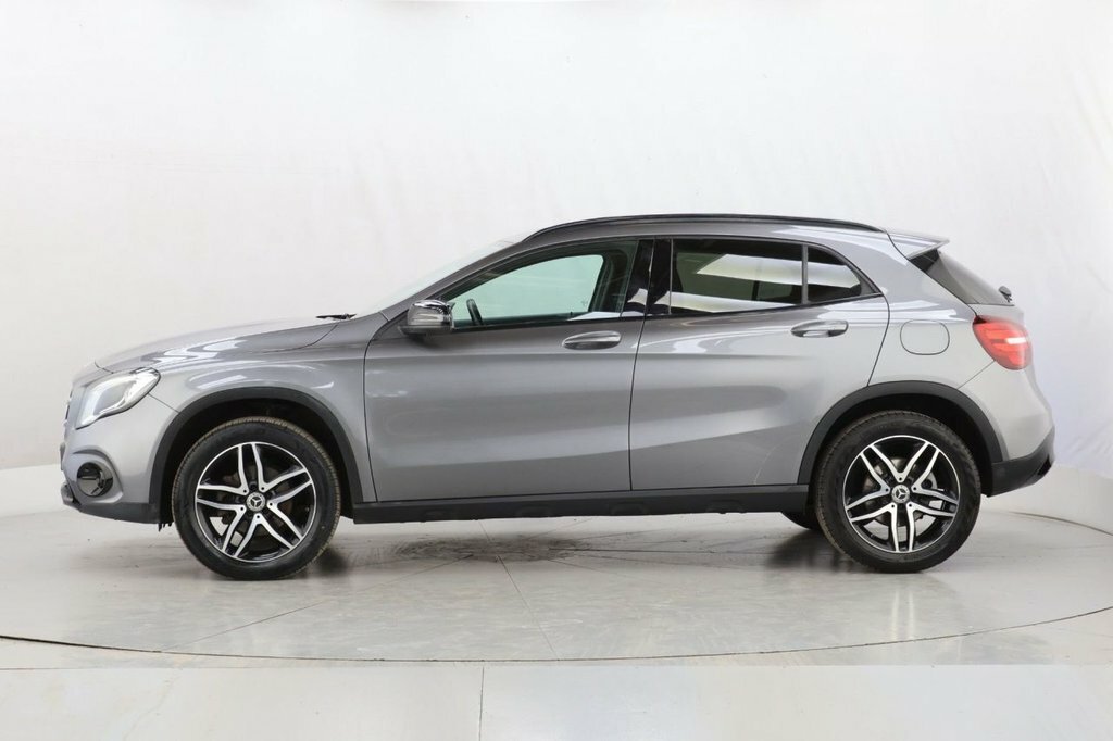 Mercedes-Benz GLA Class 1.6L Urban Edition YV19ZNN Grey #4
