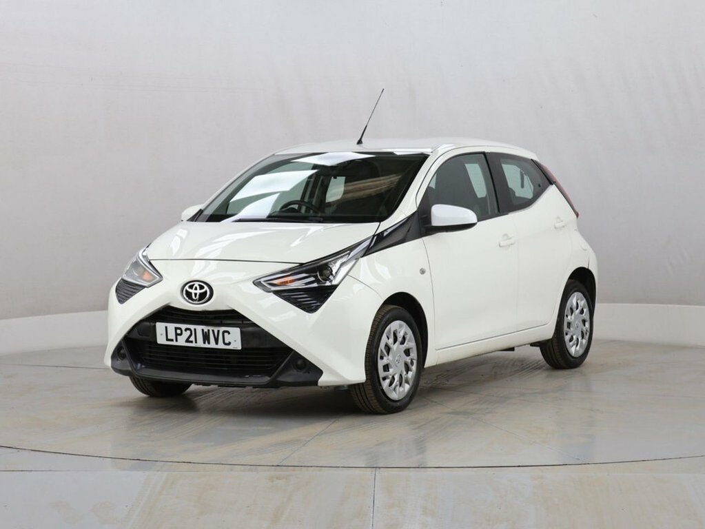 Toyota Aygo 1L X-play LP21WVC White #4