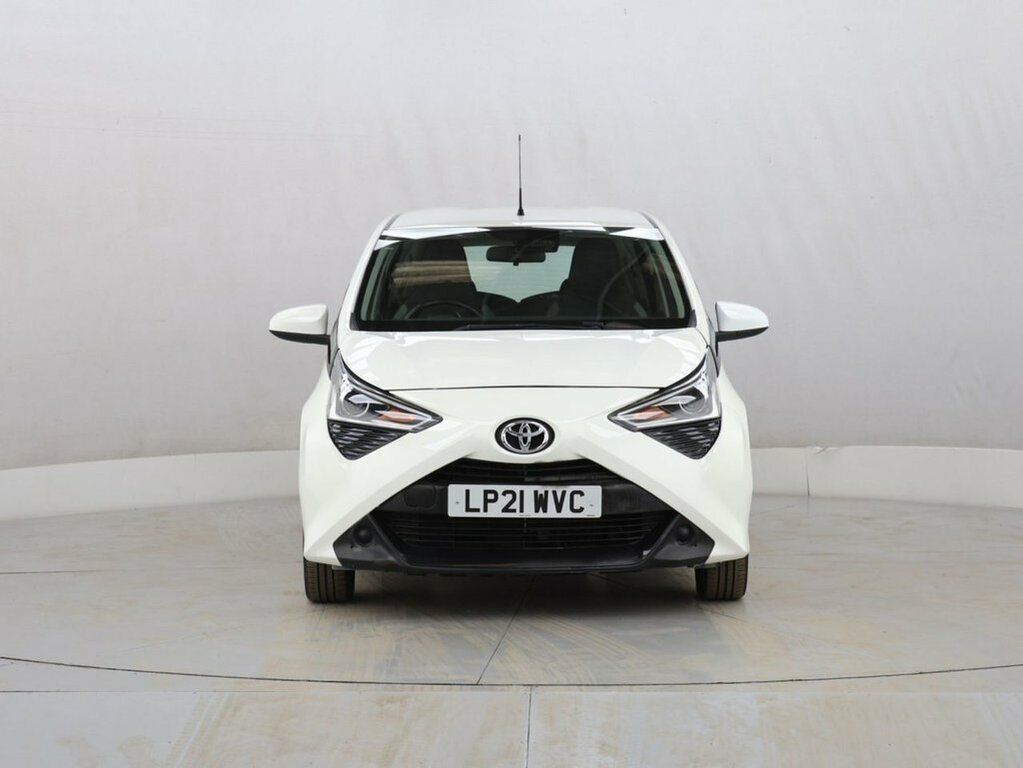 Toyota Aygo 1L X-play LP21WVC White #3