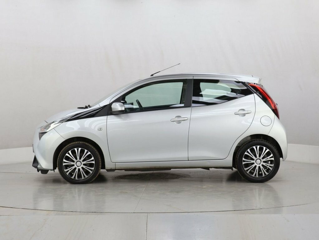 Toyota Aygo 1L X-play FG71HHO Silver #4