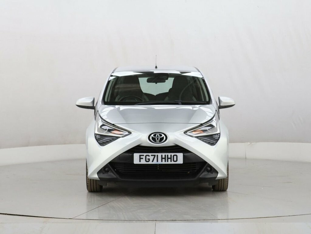 Toyota Aygo 1L X-play FG71HHO Silver #2
