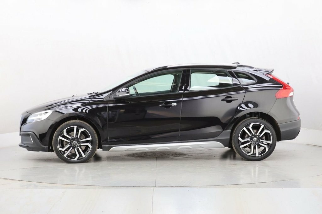 Volvo V40 Cross Country 1.5L Nav Plus YN68KZA Black #5
