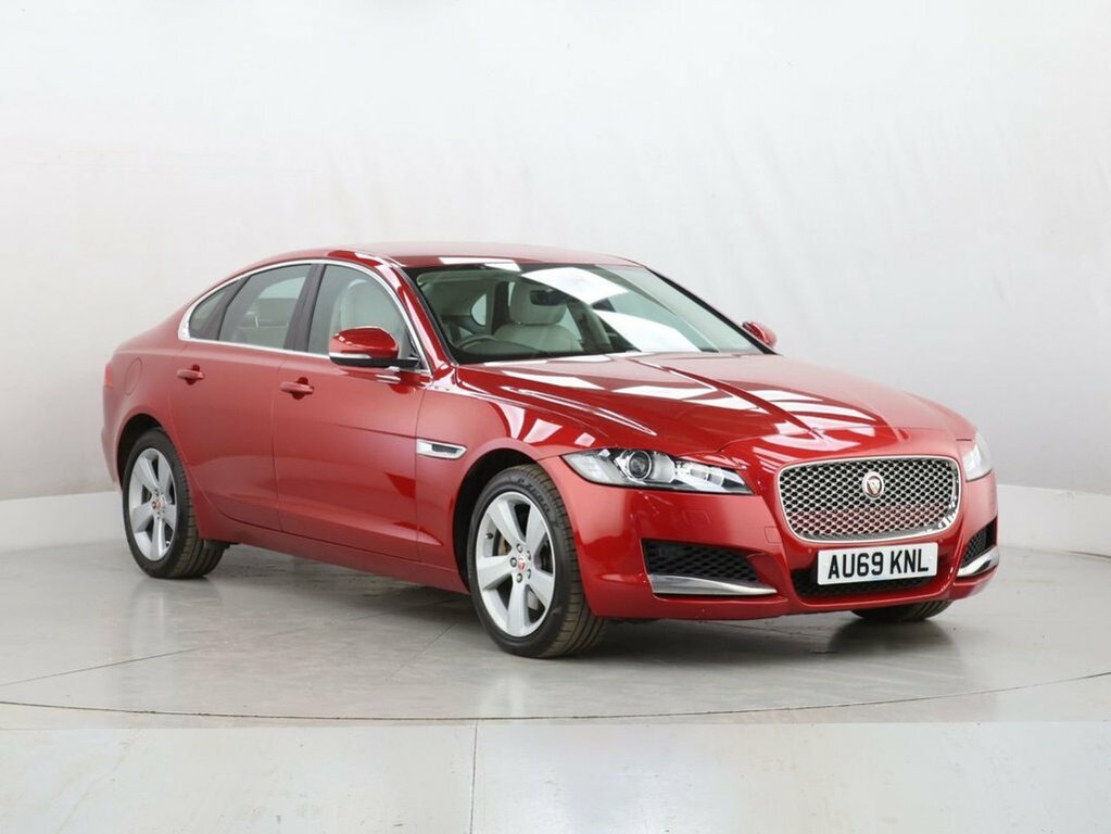 Jaguar XF 2L Portfolio AU69KNL Red #3