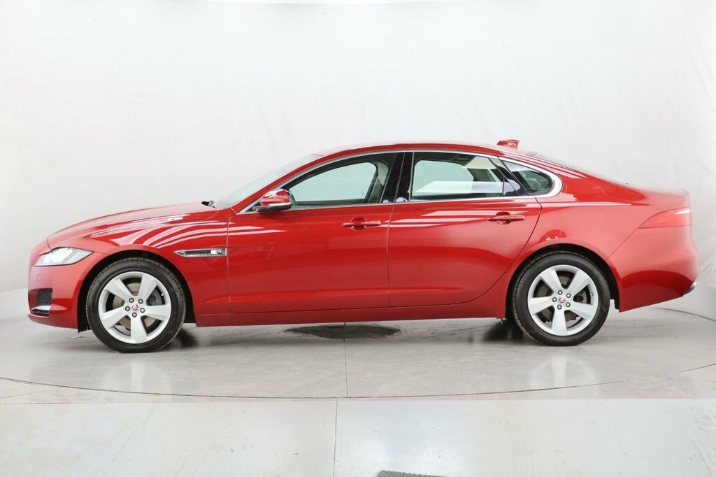 Jaguar XF 2L Portfolio AU69KNL Red #6
