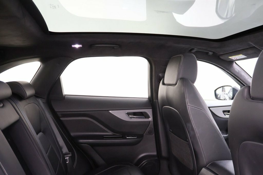 Jaguar F-Pace 2L Chequered Flag Black