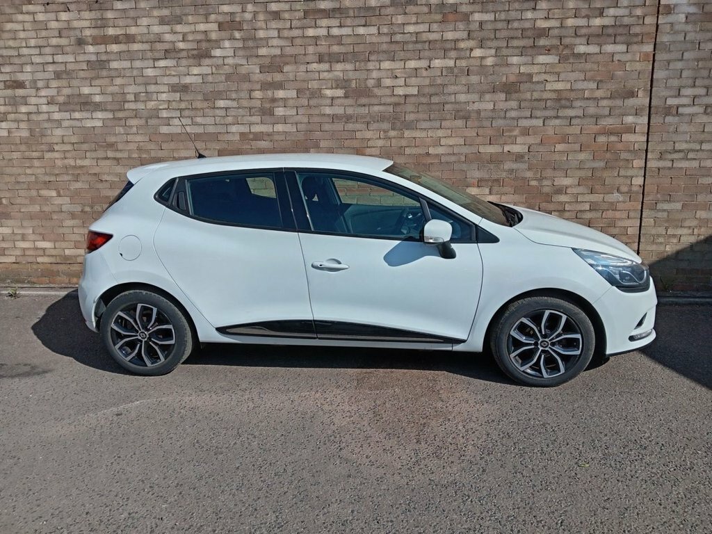 Renault Clio Hatchback MT68HCJ White #2