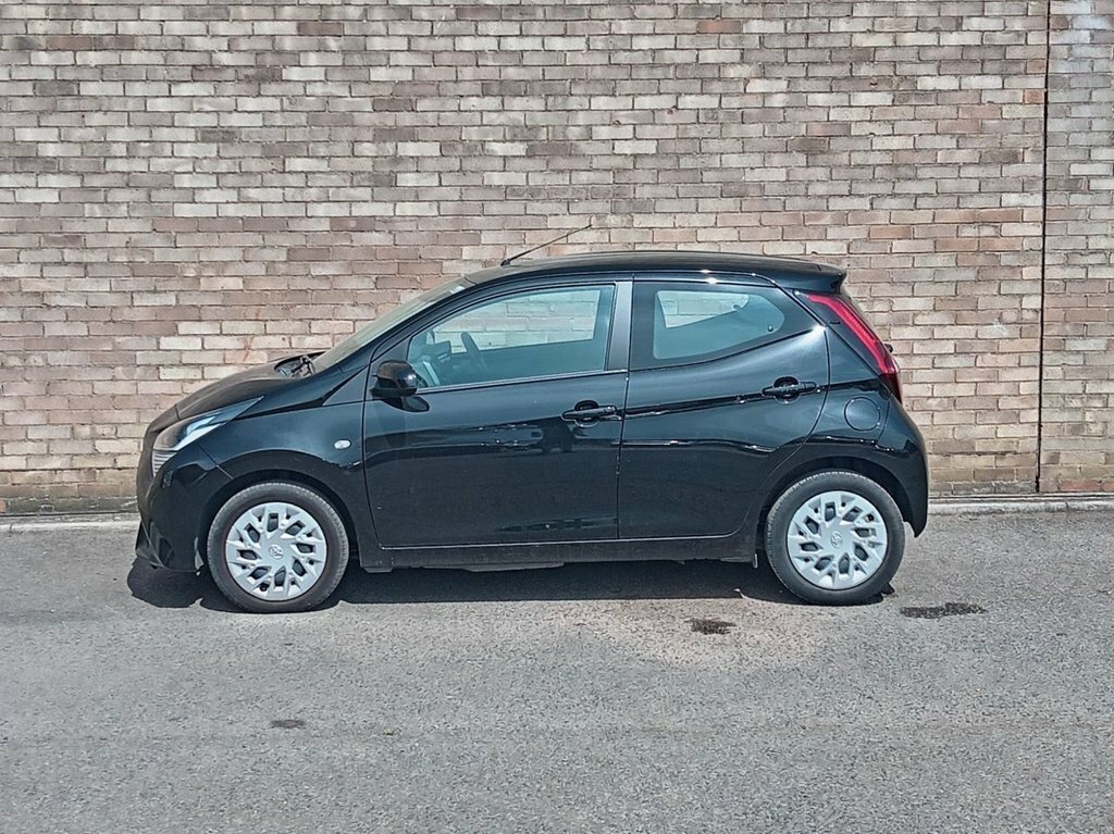Toyota Aygo 1L X-play EF71UTP Black #3