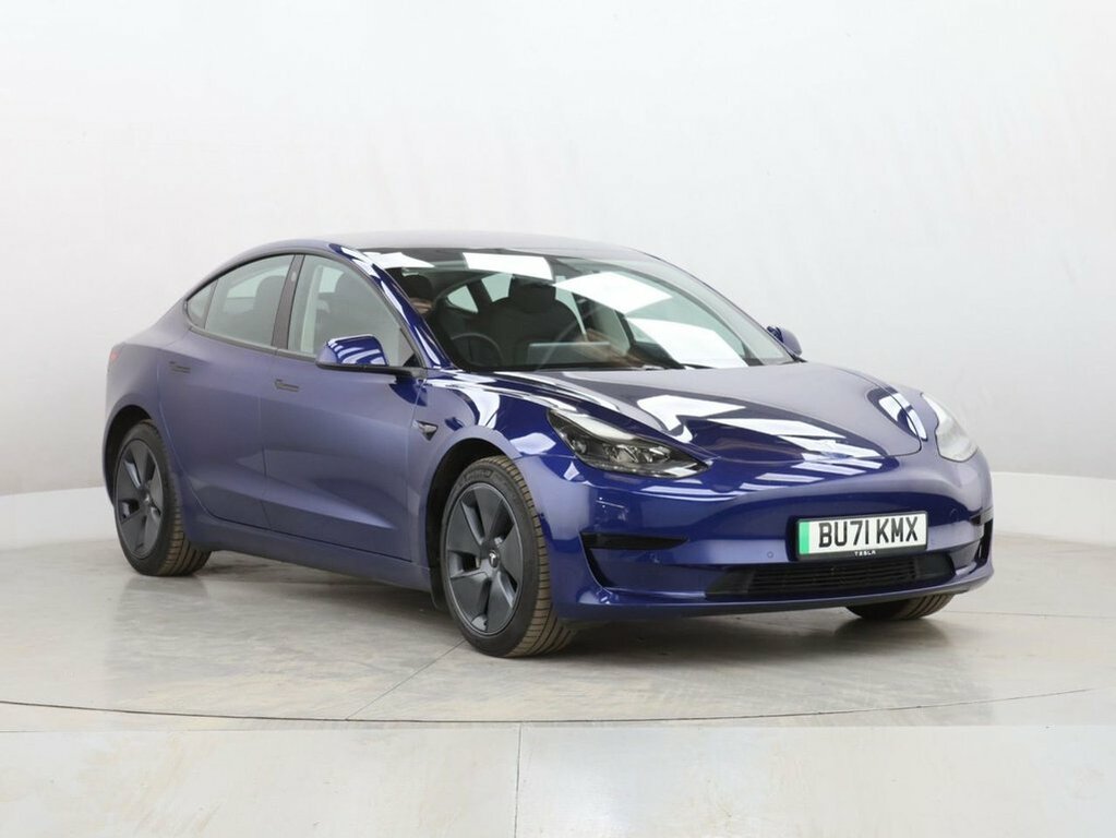 Tesla Model 3 Saloon Blue